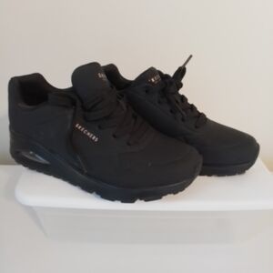 Skechers Women's Black Athletic Shoes